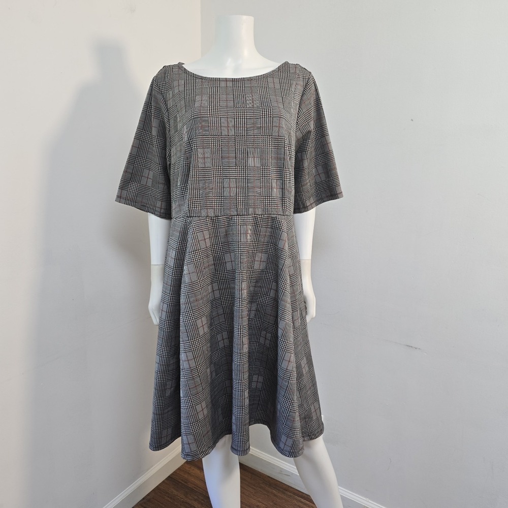 Studio by Torrid Skater Dress Size 3 3X Houndstooth Plaid Pockets Flared Stretch